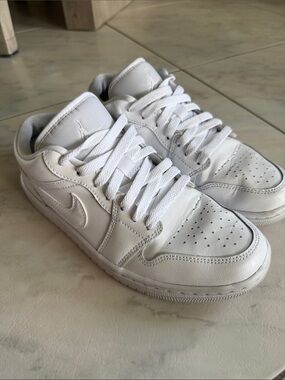 Wmns Air Jordan 1 Low 'Triple White’